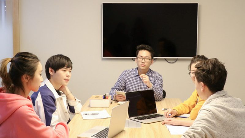 在展会上策划一些互动性强、趣味性高的活动，可以吸引更多观众参与。以下是一些建议：